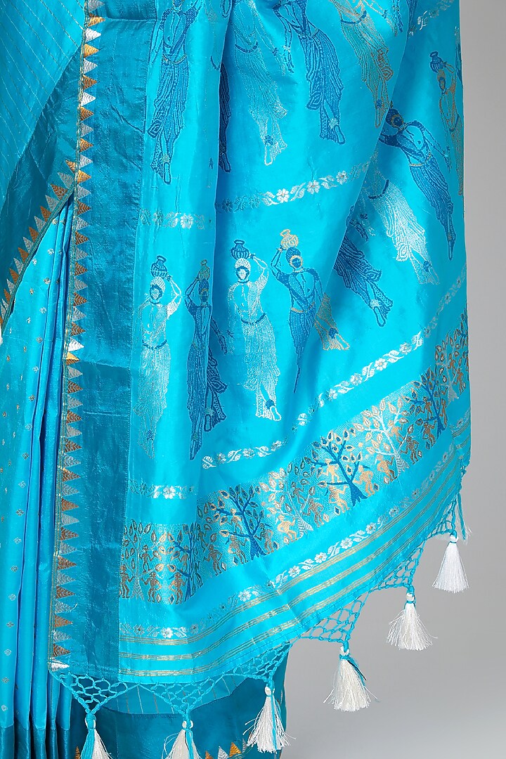 Sky Blue Handloom Wedding Saree Set by Sanjukta Dutta at Pernia's Pop Up Shop