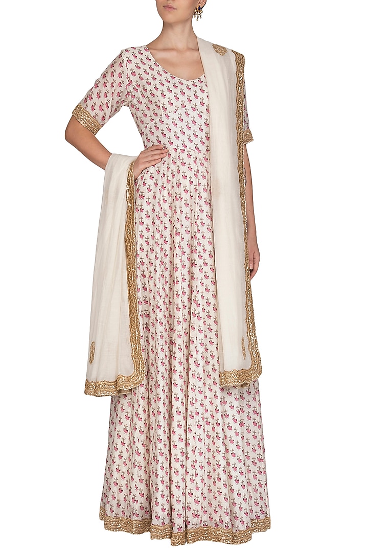 Off White Printed & Embroidered Wedding Anarkali Set by Shalini Dokania at Pernia's Pop Up Shop
