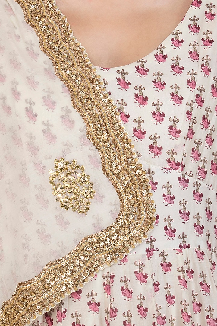 Off White Printed & Embroidered Wedding Anarkali Set by Shalini Dokania at Pernia's Pop Up Shop