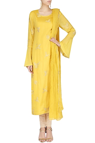 Yellow Spunsilk Embroidered Kurta and Dupatta by Shirrin Design Co.