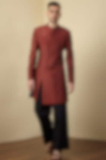 Maroon Silk Panelled Kurta Set by SEVENDC MEN at Pernia's Pop Up Shop