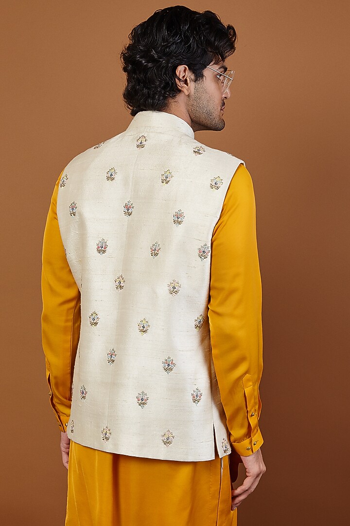 Ivory Matka Silk Hand Embroidered Bundi Jacket by SEVENDC MEN at Pernia's Pop Up Shop