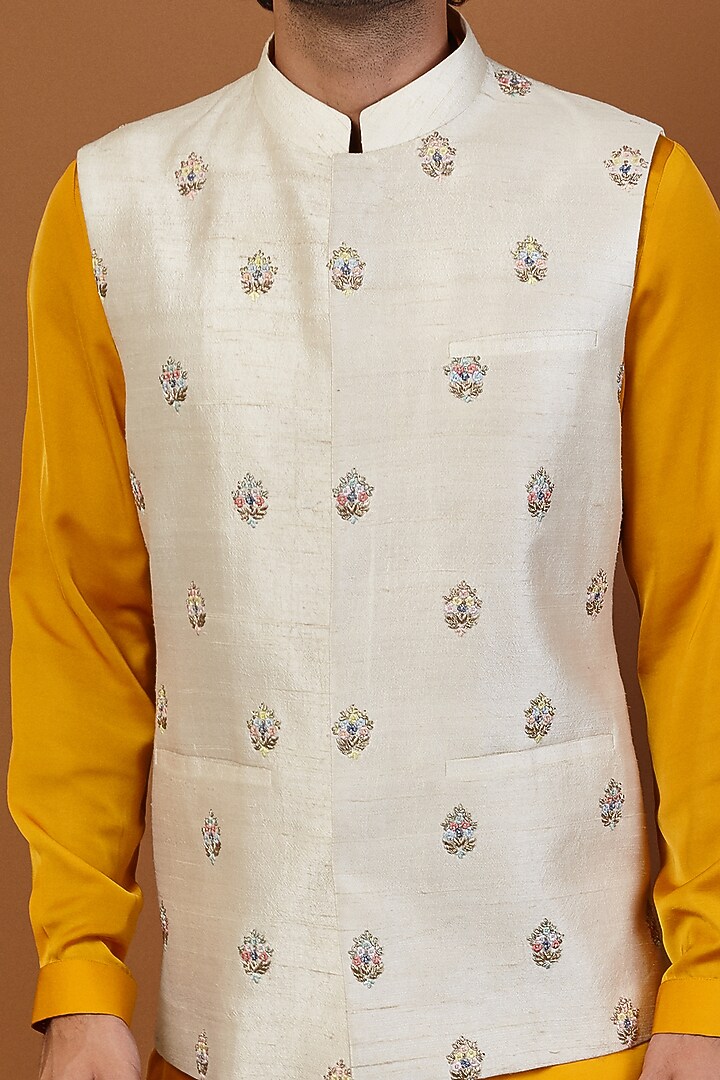 Ivory Matka Silk Hand Embroidered Bundi Jacket by SEVENDC MEN at Pernia's Pop Up Shop