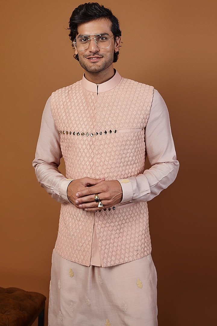 Dusty Pink Hand Embroidered Bundi Jacket by SEVENDC MEN at Pernia's Pop Up Shop