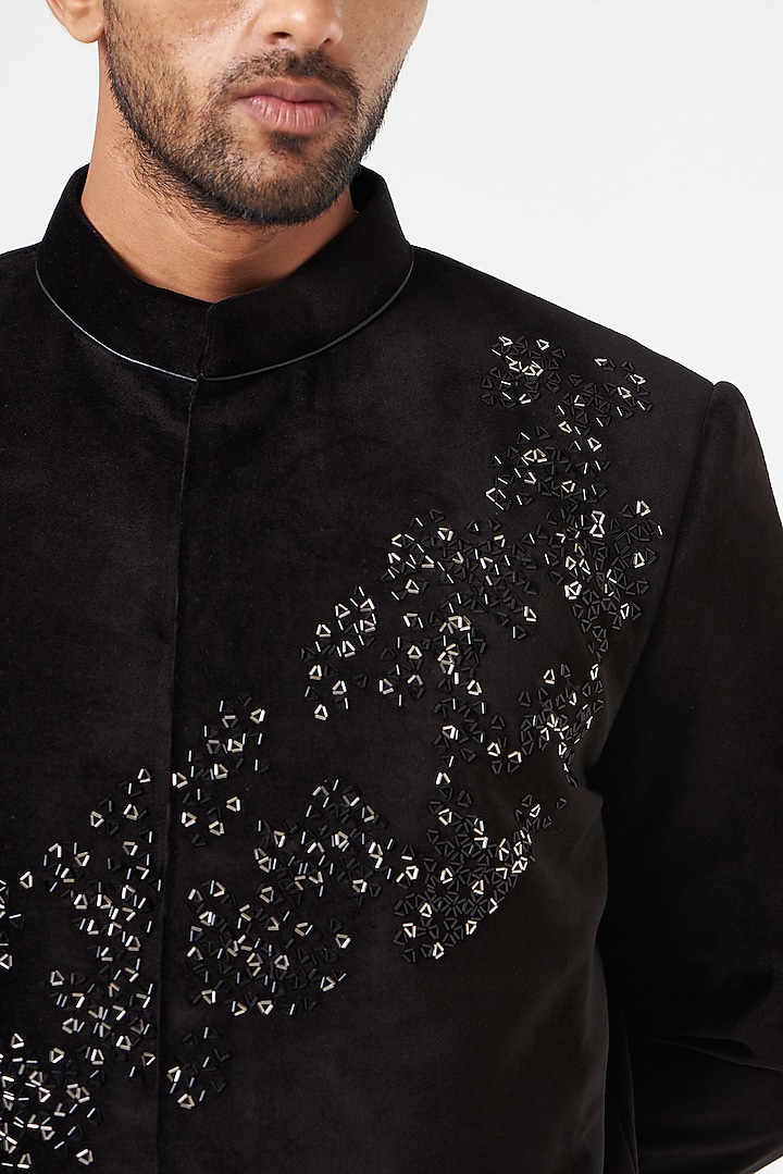 Black Embroidered Wedding Bandhgala Set by SEVENDC MEN at Pernia's Pop Up Shop
