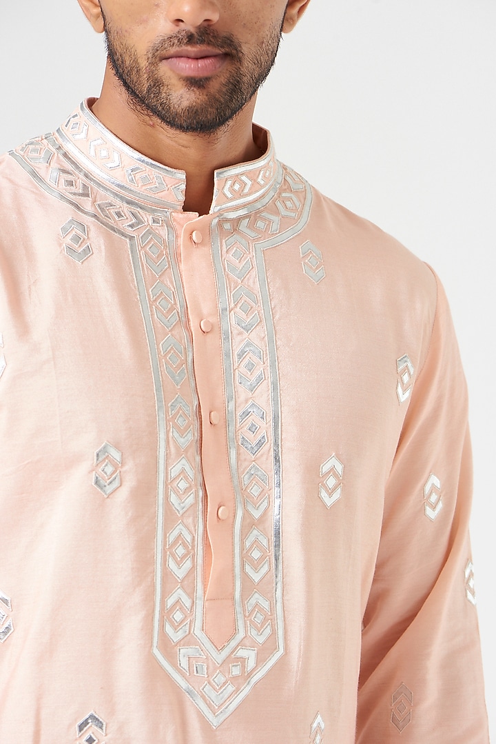 Pink Embroidered Kurta Set by SEVENDC MEN at Pernia's Pop Up Shop
