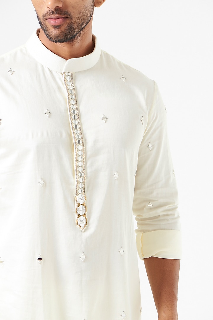 White Embroidered Kurta Set by SEVENDC MEN at Pernia's Pop Up Shop