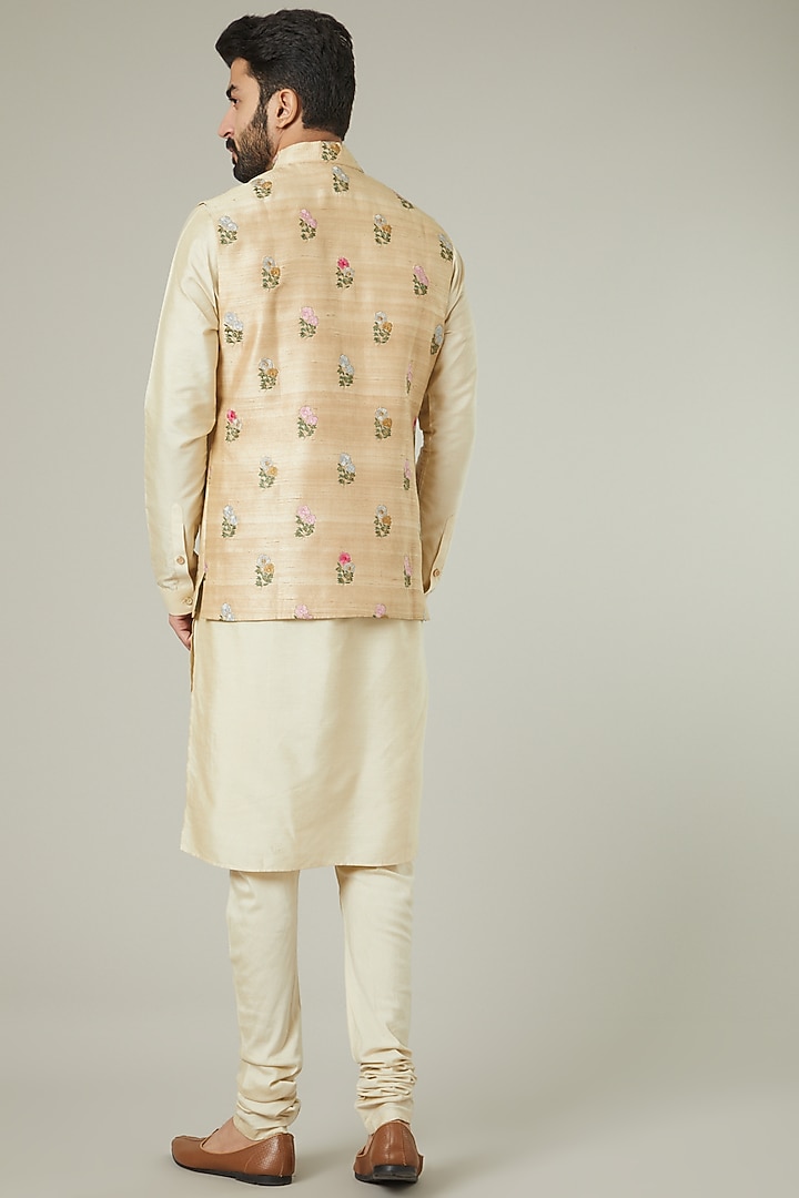 Beige Silk Boota Motifs Embroidered Bundi Jacket by SEVENDC MEN at Pernia's Pop Up Shop