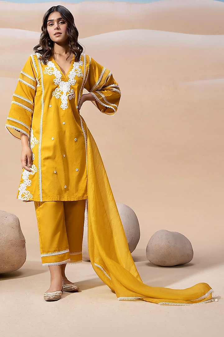 Amber Yellow Satin & Cotton Resham Embroidered Kurta Set by Seeaash at Pernia's Pop Up Shop
