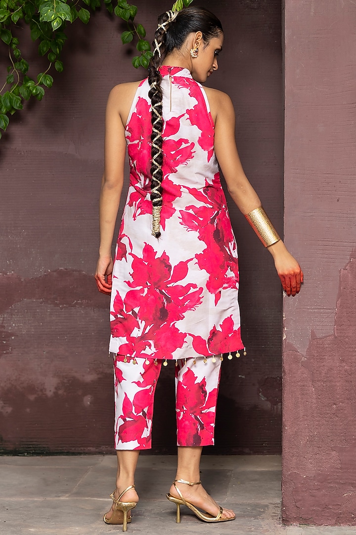 Ivory & Fuchsia Pink Dola Silk Printed Kurta Set by Seeaash at Pernia's Pop Up Shop