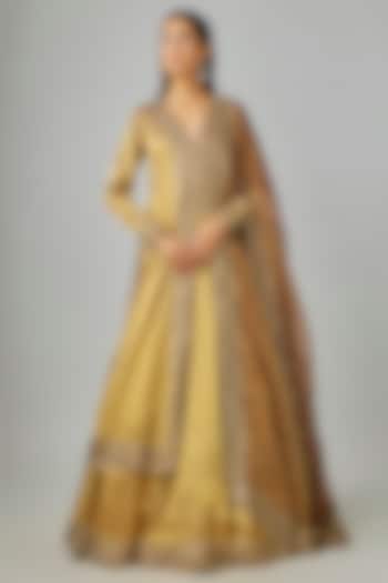 Antique Gold Banarasi Silk Bridal Lehenga Set by Seema Gujral at Pernia's Pop Up Shop