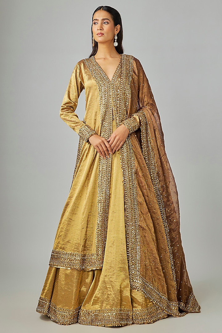 Antique Gold Banarasi Silk Bridal Lehenga Set by Seema Gujral at Pernia's Pop Up Shop