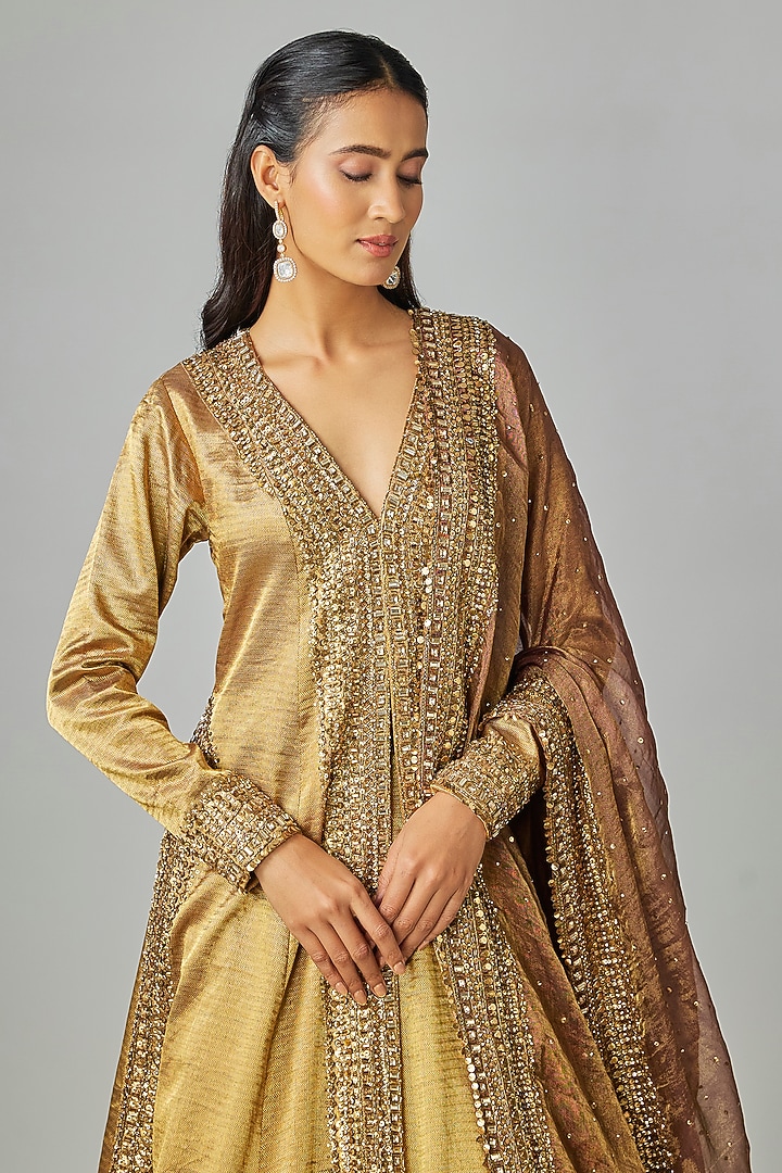 Antique Gold Banarasi Silk Bridal Lehenga Set by Seema Gujral at Pernia's Pop Up Shop