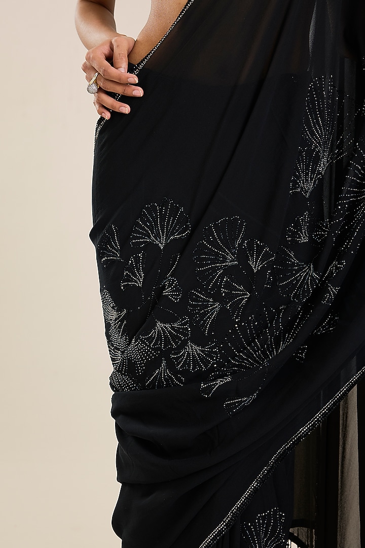 Black Georgette Embroidered Reception Saree Set by Seema Gujral at Pernia's Pop Up Shop