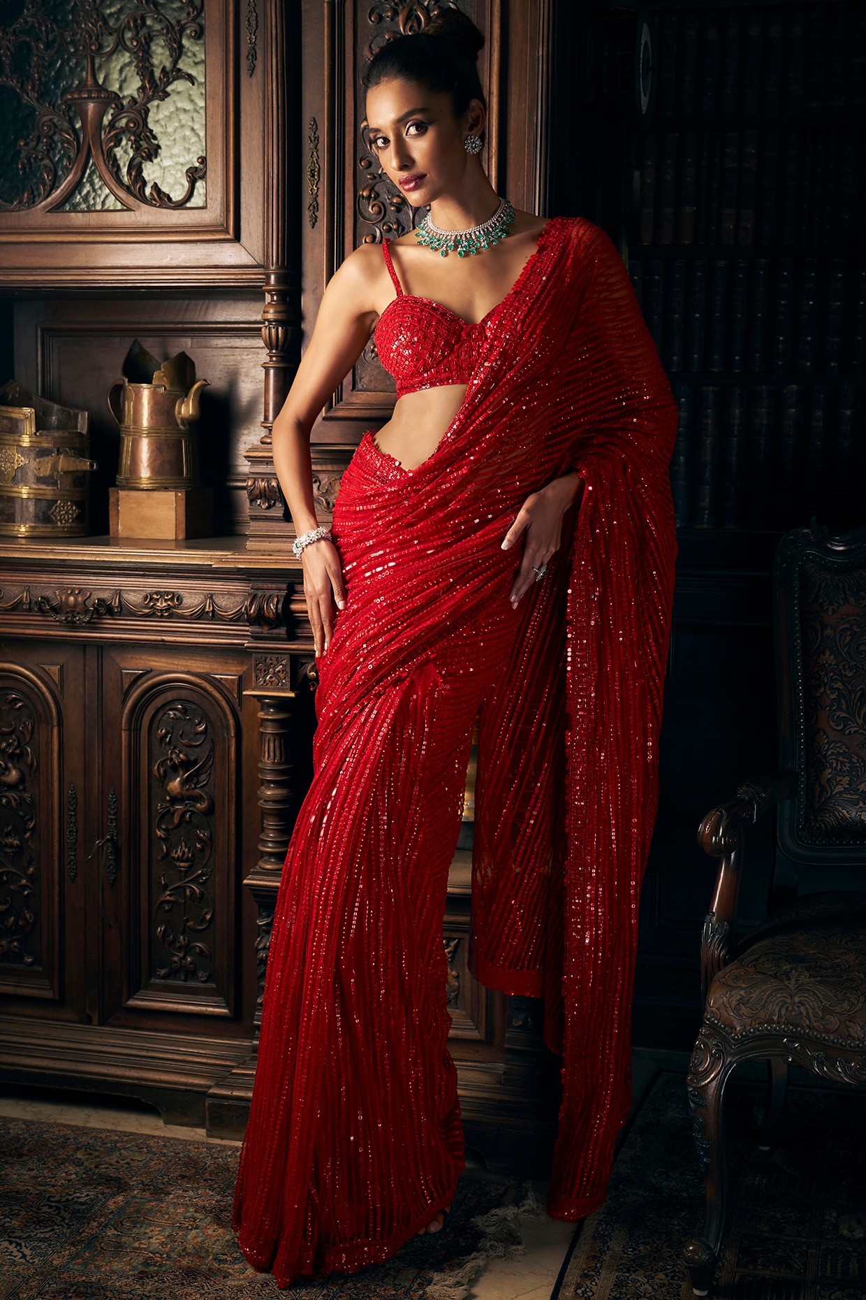 Amazon.com: themilestocks Women's Bollywood Chiffon Plain Sari Festival  Uniform Saree Wrap Fabric Unstitched Blouse Piece Party Wear (Apricot), One  Size : Clothing, Shoes & Jewelry