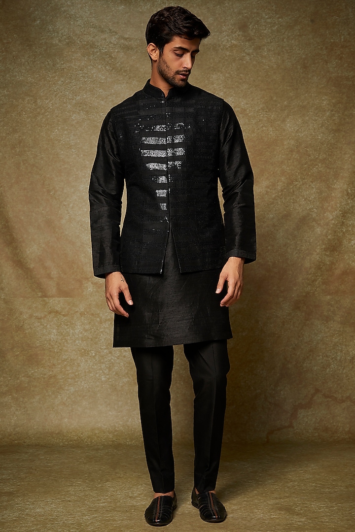 Black Raw Silk Kurta Set With Embroidered Bundi jacket by Seema Gujral Men