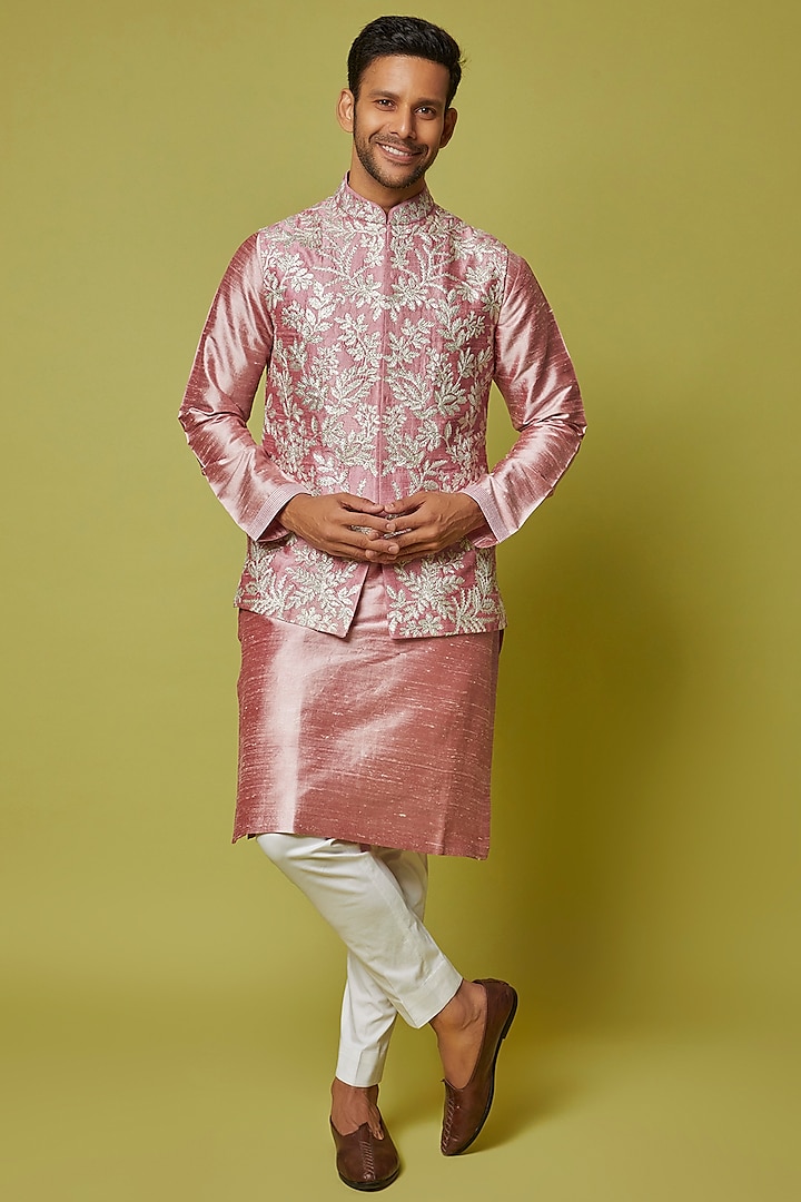 Metallic Pink Raw Silk Embroidered Bundi Jacket With Kurta Set by Seema Gujral Men