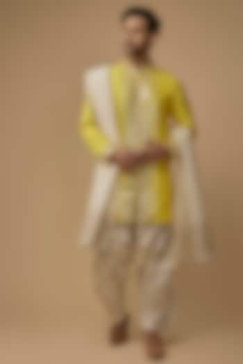 Yellow Silk Gota Embroidered Kurta Set by Seema Gujral Men at Pernia's Pop Up Shop
