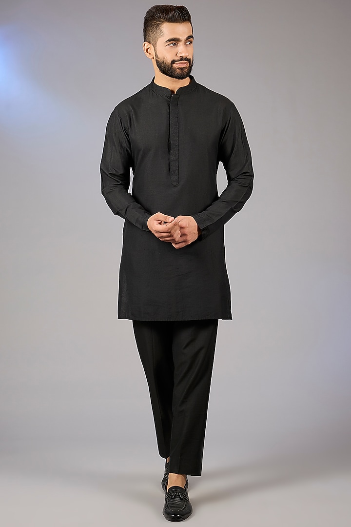 Black Matka Silk Embroidered Groom Sherwani Set by Seema Gujral Men at Pernia's Pop Up Shop