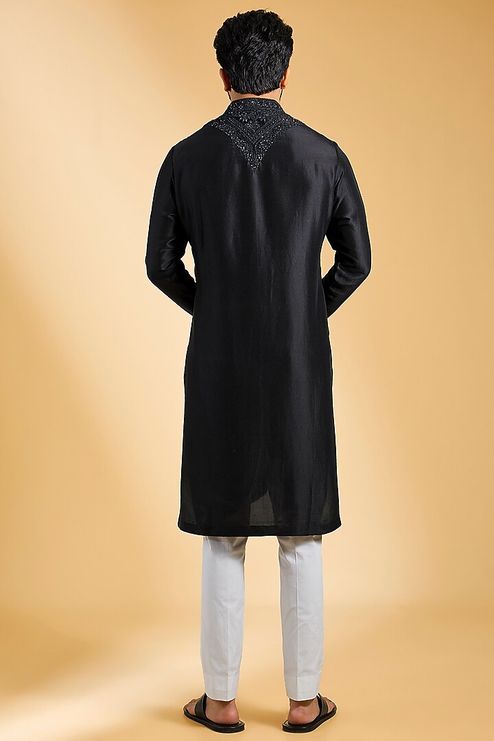 Grey Silk & Cotton Embroidered Kurta Set by Seema Gujral Men at Pernia's Pop Up Shop