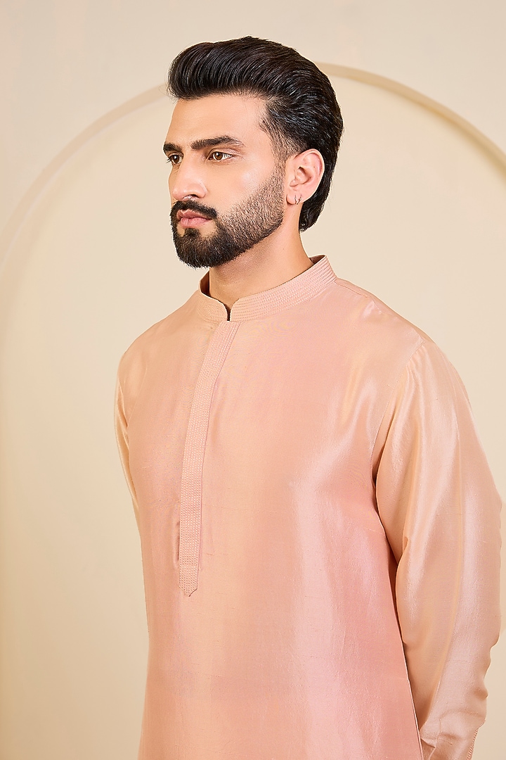 Peach Silk Kurta Set by Seema Gujral Men at Pernia's Pop Up Shop