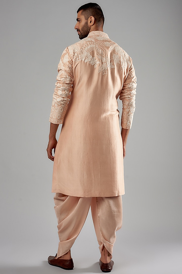 Peach Silk Dori Embroidered Kurta Set by Seema Gujral Men at Pernia's Pop Up Shop