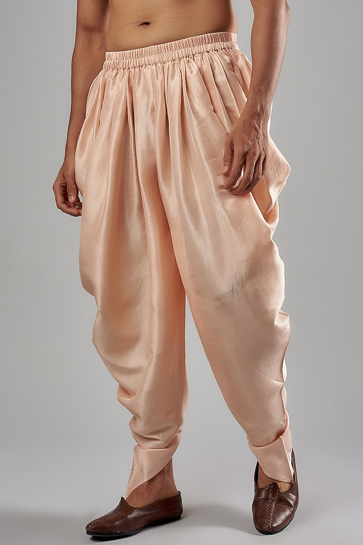 Peach Silk Dori Embroidered Kurta Set by Seema Gujral Men at Pernia's Pop Up Shop