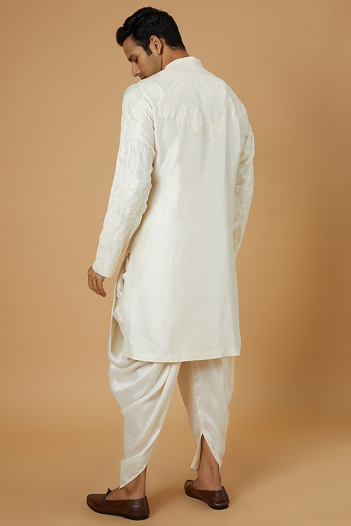 White Silk Embroidered Kurta Set by Seema Gujral Men at Pernia's Pop Up Shop