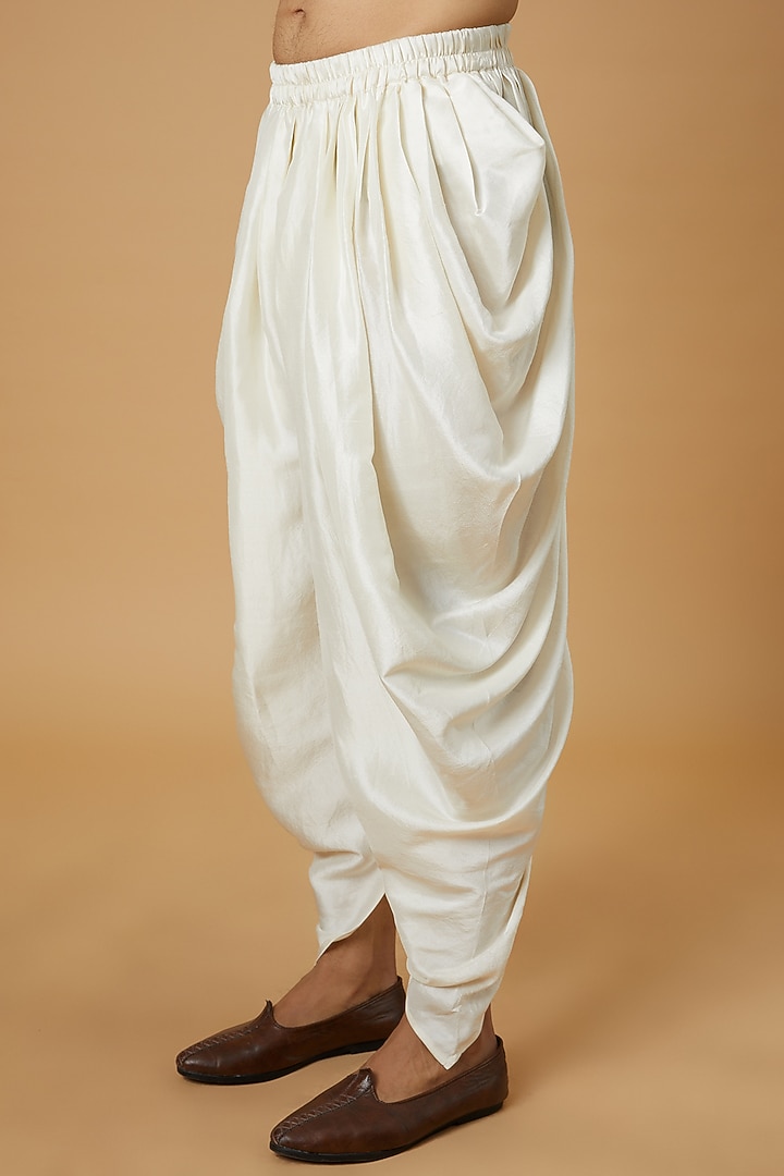 White Silk Embroidered Kurta Set by Seema Gujral Men at Pernia's Pop Up Shop
