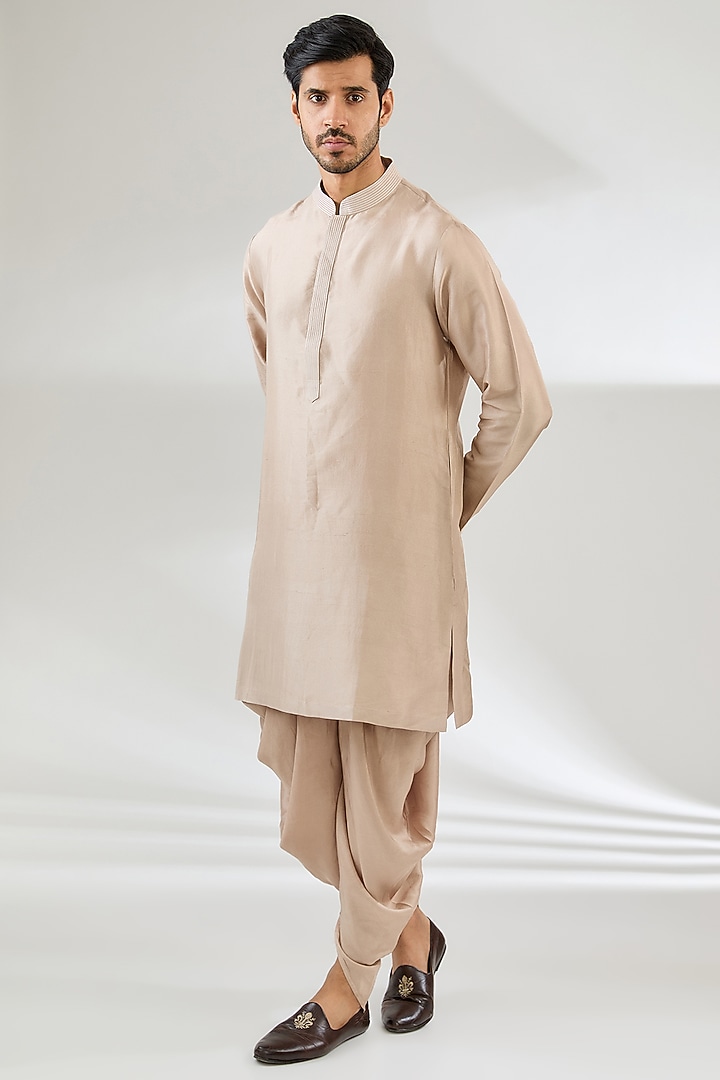 Ivory Raw Silk Embroidered Sherwani Set by Seema Gujral Men at Pernia's Pop Up Shop