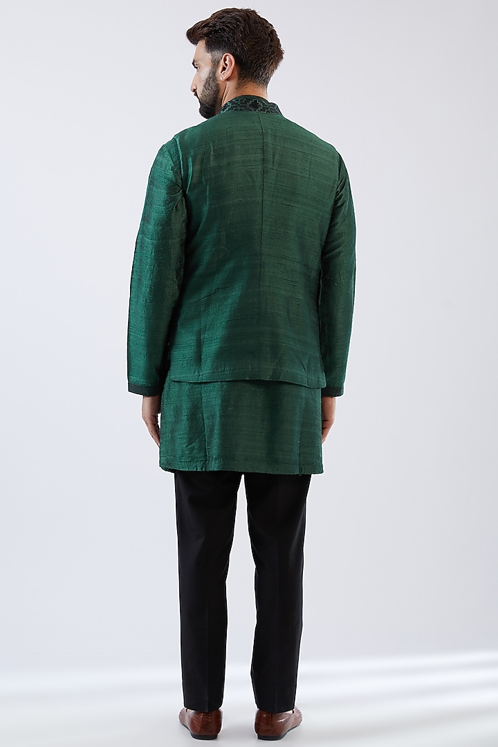 Green Raw Silk Sequins Embroidered Bundi Jacket Set by Seema Gujral Men at Pernia's Pop Up Shop