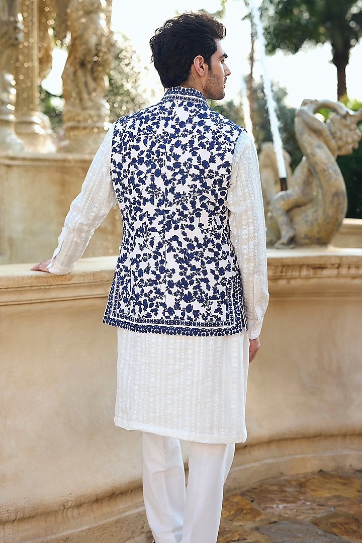 Blue Silk Thread Embroidered Bundi Jacket Set by Seema Gujral Men at Pernia's Pop Up Shop
