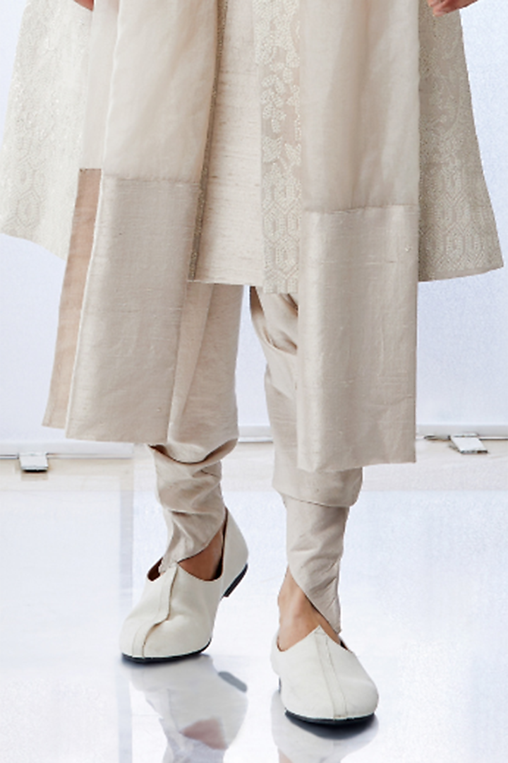 Ivory Raw Silk Sequins Embroidered Groom Sherwani Set by Seema Gujral Men at Pernia's Pop Up Shop