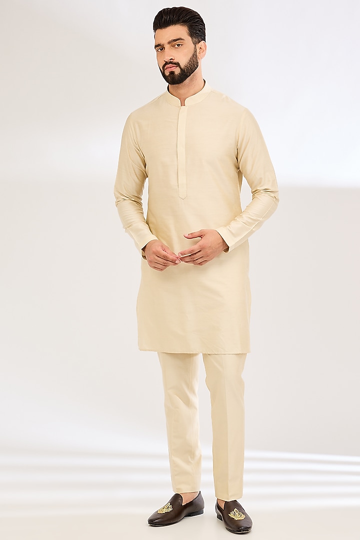 Ivory Raw Silk Dori Embroidered Groom Sherwani Set by Seema Gujral Men at Pernia's Pop Up Shop