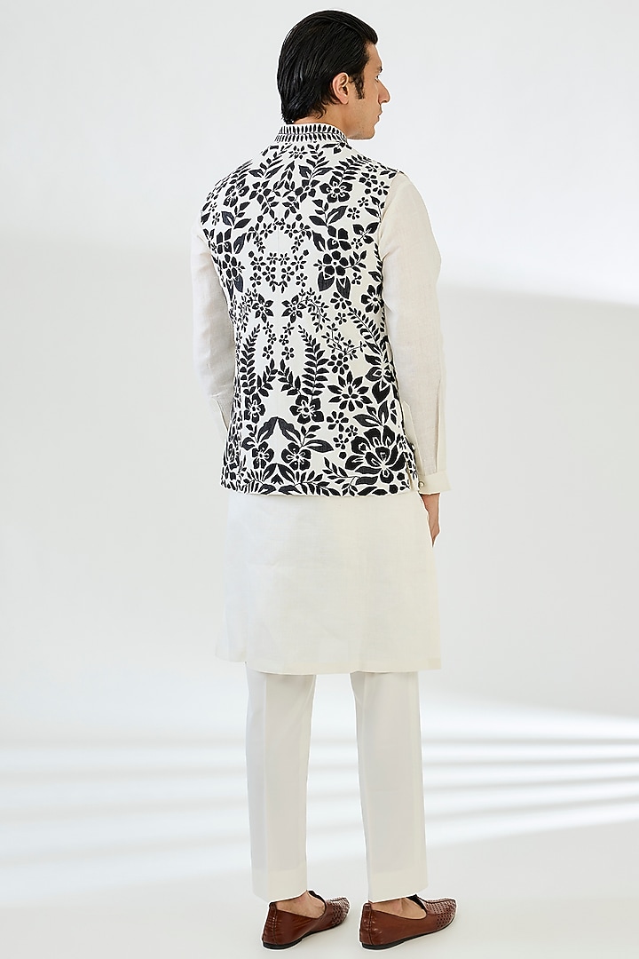 Ivory Matka Silk Applique Embroidered Bundi Jacket Set by Seema Gujral Men at Pernia's Pop Up Shop