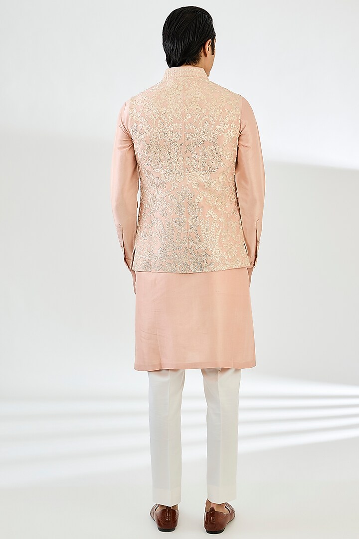 Peach Silk Floral Embroidered Bundi Jacket Set by Seema Gujral Men at Pernia's Pop Up Shop