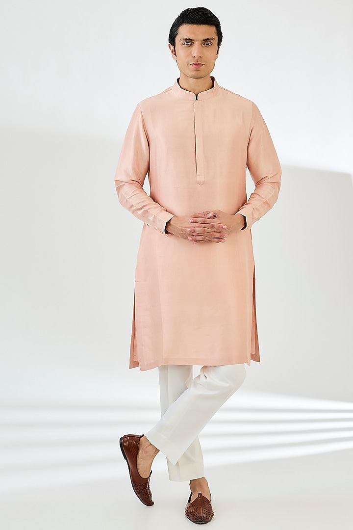 Peach Silk Floral Embroidered Bundi Jacket Set by Seema Gujral Men at Pernia's Pop Up Shop
