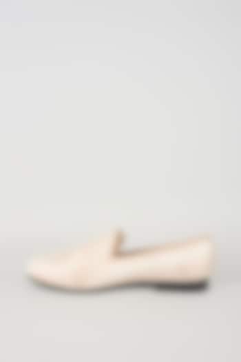 Nude Leather Juttis by Seema Gujral Men at Pernia's Pop Up Shop