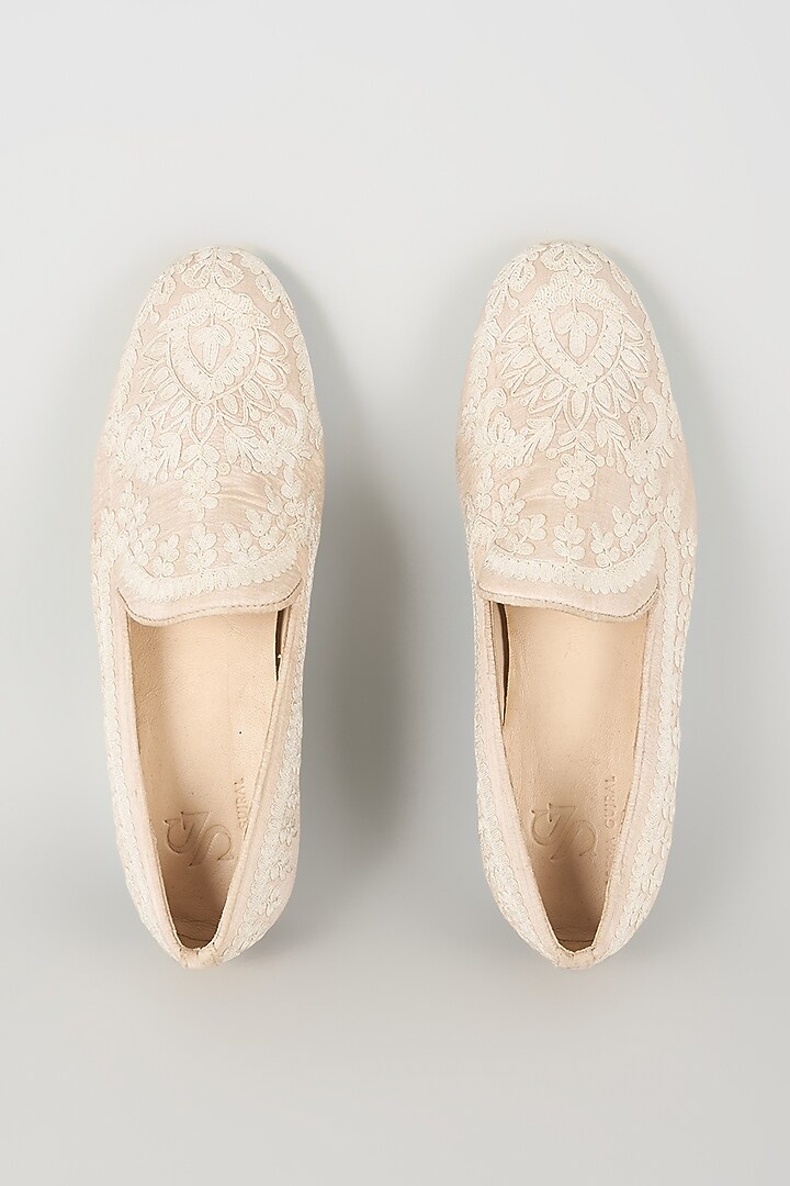 Nude Leather Juttis by Seema Gujral Men at Pernia's Pop Up Shop