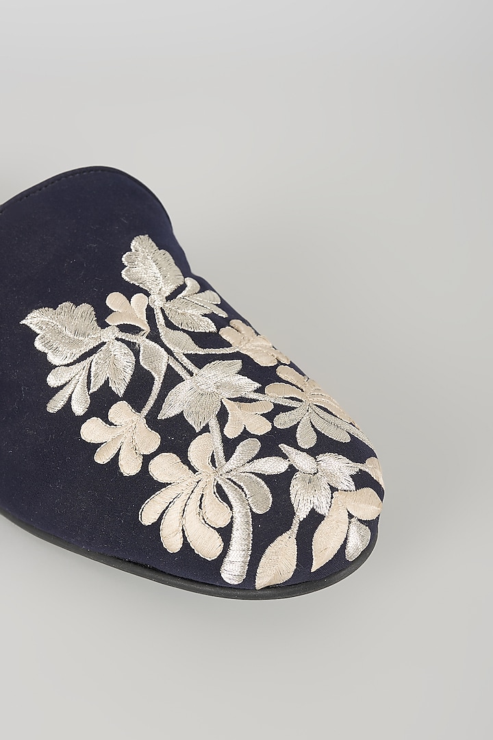 Midnight Blue Leather Juttis by Seema Gujral Men at Pernia's Pop Up Shop