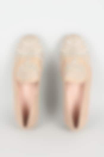 Nude Silk & Leather Juttis by Seema Gujral Men at Pernia's Pop Up Shop