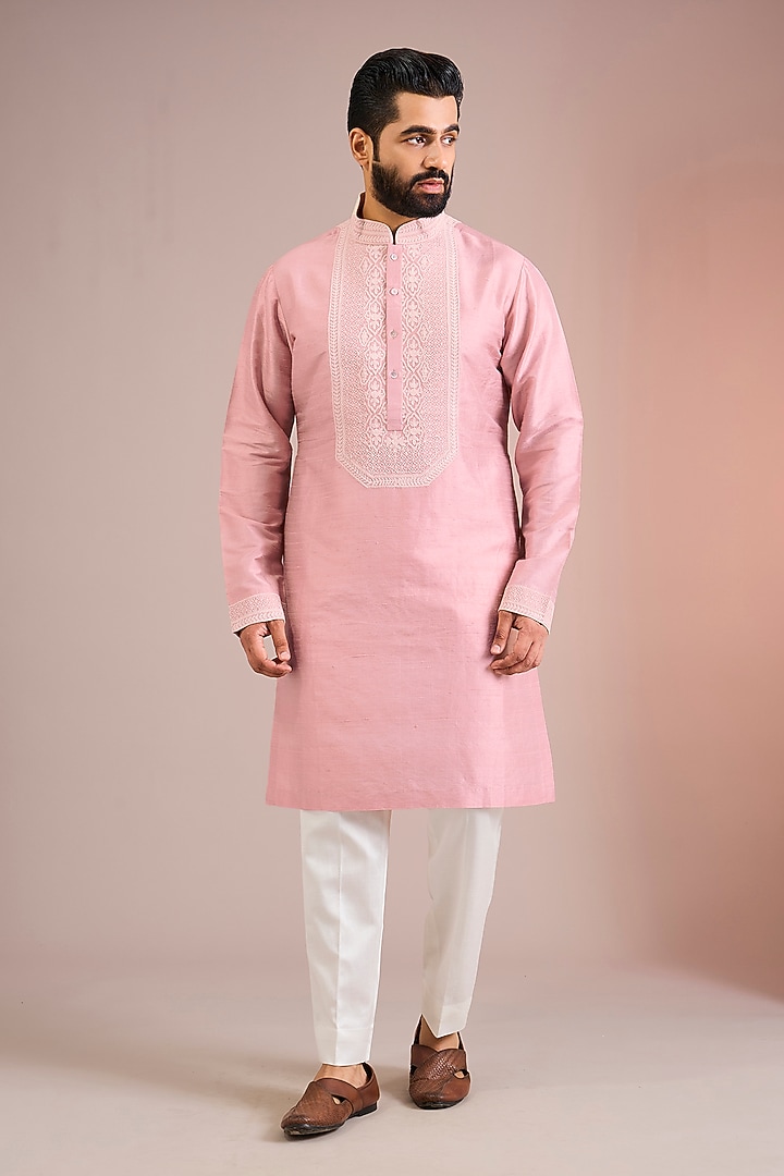 Powder Pink Silk Kurta Set by Seema Gujral Men at Pernia's Pop Up Shop