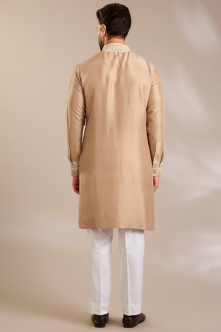 Peach Silk Kurta Set by Seema Gujral Men at Pernia's Pop Up Shop