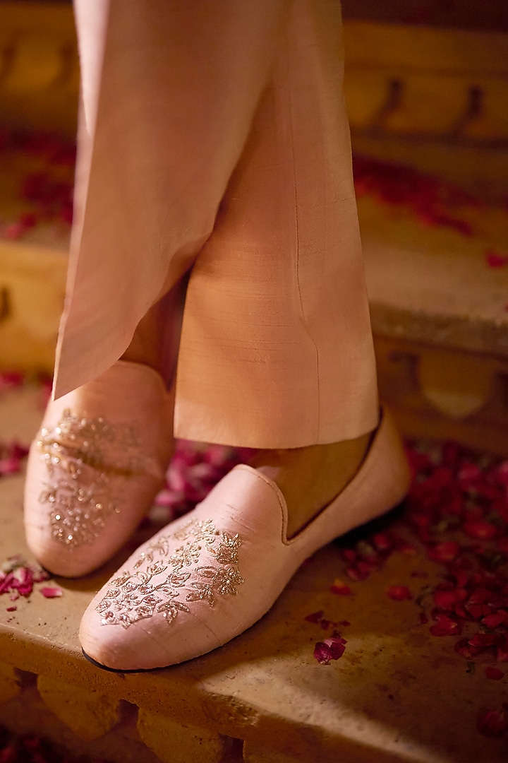 Pink Raw Silk Thread Embroidered Groom Sherwani Set by Seema Gujral Men at Pernia's Pop Up Shop