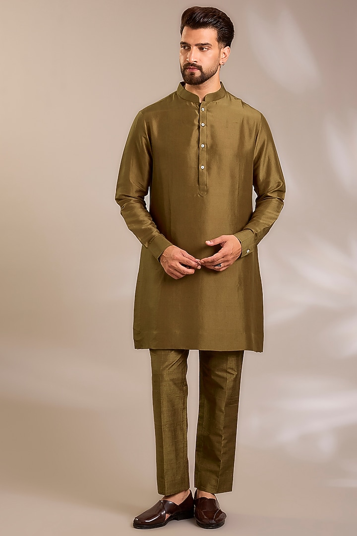 Antique Gold Silk Groom Sherwani Set by Seema Gujral Men at Pernia's Pop Up Shop