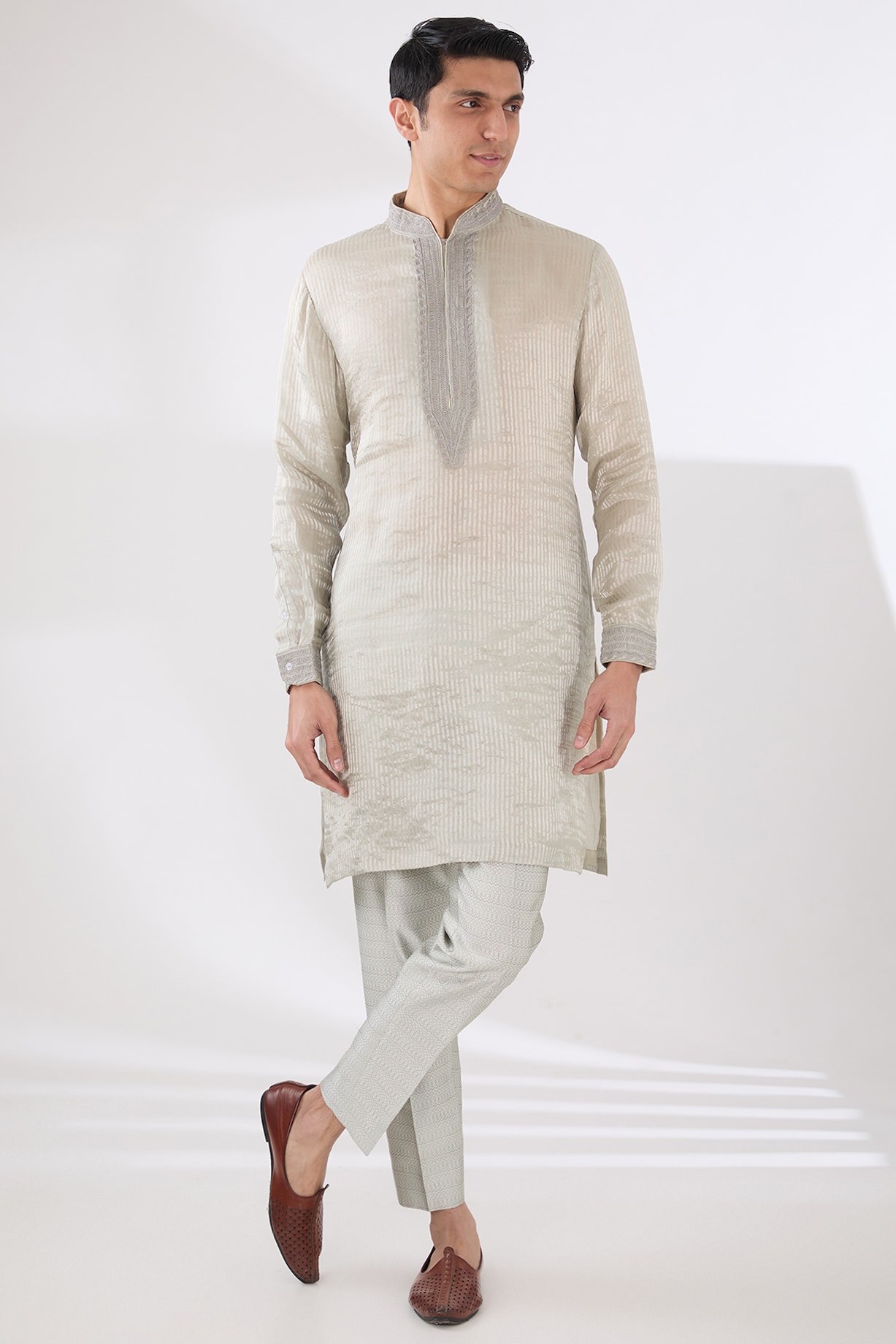 Lateks yubkada anal porno