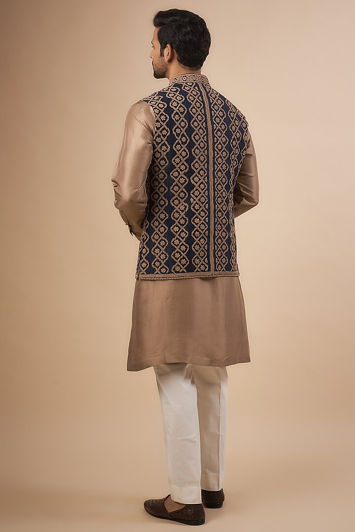 Navy Blue Silk Embroidered Bundi Jacket Set by Seema Gujral Men at Pernia's Pop Up Shop