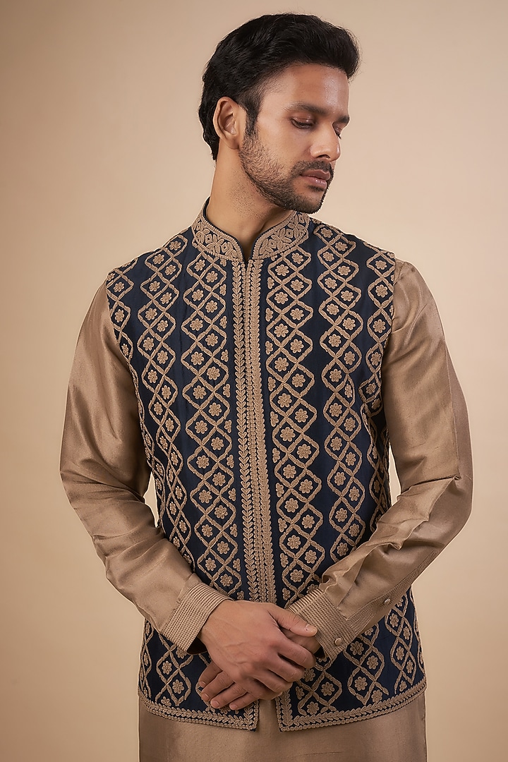Navy Blue Silk Embroidered Bundi Jacket Set by Seema Gujral Men at Pernia's Pop Up Shop