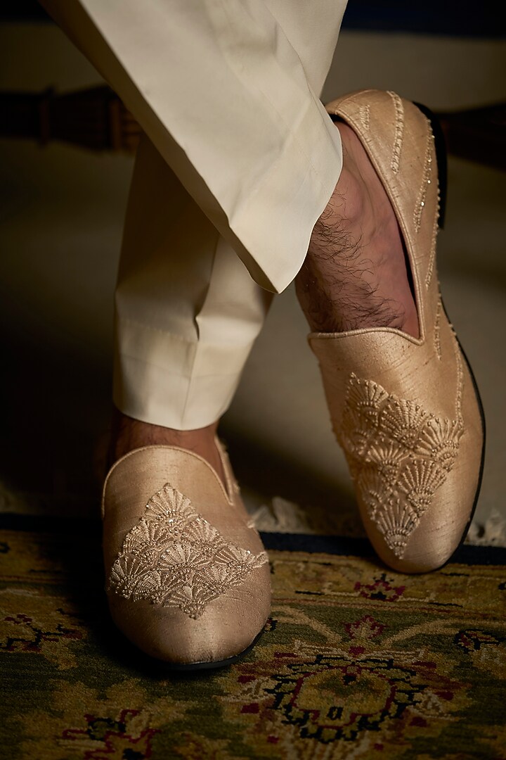 Peach Raw Silk Embroidered Groom Sherwani Set by Seema Gujral Men at Pernia's Pop Up Shop