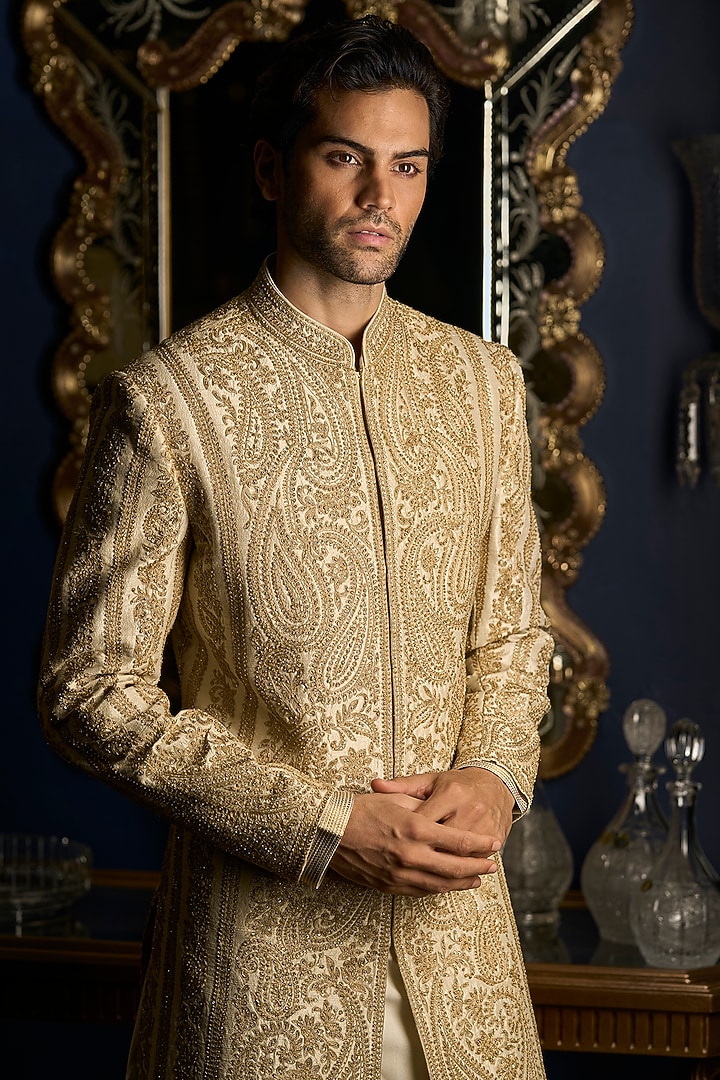 Cream Raw Silk Embroidered Groom Sherwani Set With Juttis & Stole by Seema Gujral Men at Pernia's Pop Up Shop